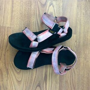 Teva Sandals. Pink/purple tie dye size 6